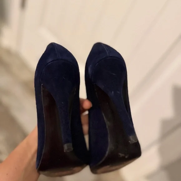 Stuart Weitzman suede pointed-toe heels, navy blue, size 7 - Picture 4 of 9